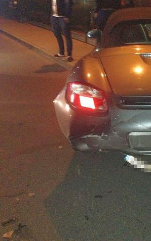 Pijany kierowca taksówki wjechał w Porsche!