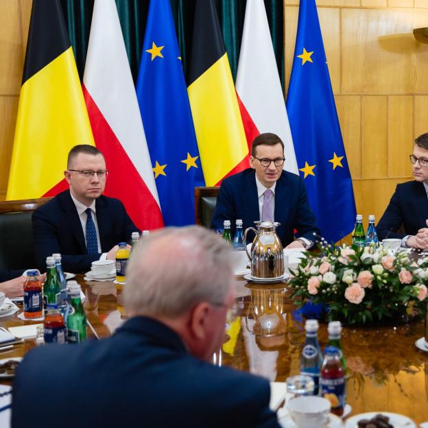 [VIDEO] Premier Mateusz Morawiecki: na polu walki dobra ze złem nie może być postaw neutralnych. Szef polskiego rządu spotkał się w Warszawie z premierem Królestwa Belgii Alexandrem de Croo