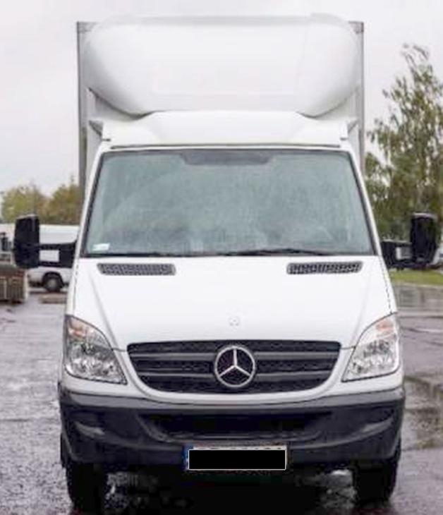 W miejscowości Piątek skradziono Mercedesa Sprinter 516. Ludzie Rutkowskiego w akcji